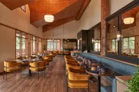 Pyramid Lake Lodge Hotels in Jasper