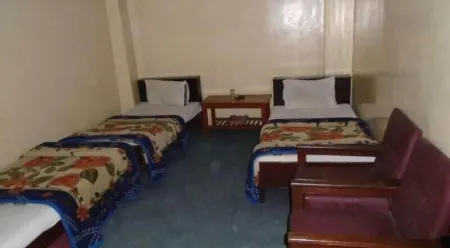 Falcon Hotel Отели рядом с достопримечательностью «Университет Инжиниринг & Текнолоджи Абботтабад Кампус»