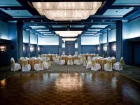 Menger Hotel Отели рядом с достопримечательностью «Центр города - Набережная»