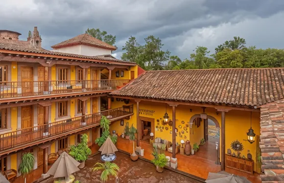 拉帕羅奎亞酒店