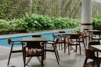Rayz Umm Hotel Malang - Swimmingpools