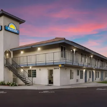 Days Inn by Wyndham Bakersfield