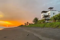 Penthouse Villa Oasis 9E Apartamentos El Muelle - Виллы