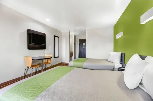 Motel 6 Moriarty, NM Отели в г. Эджвуд