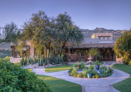 Hacienda del Sol Guest Ranch Resort Отели рядом с достопримечательностью «Tucson Clay Co-Op»