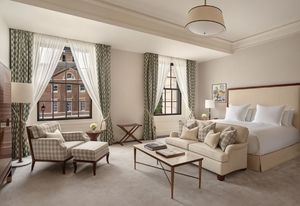 래플스 런던의 레스토랑 또는 바 공간