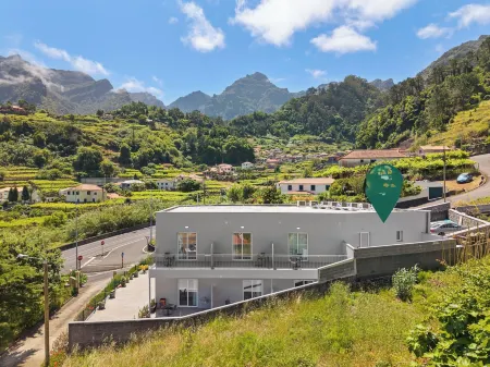 North View Guesthouse Отели в г. Lombo Do Moleiro