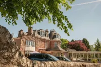 The Murray Park Hotel Hotels near Innerpeffray Library