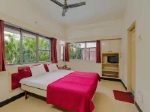 Hotel Sai Prarthana 桑格利酒店