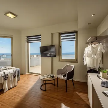 مارين هوتل Hotels near نافورة موروسيني