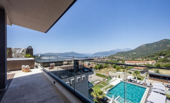 Royal Blue Resort & Residences