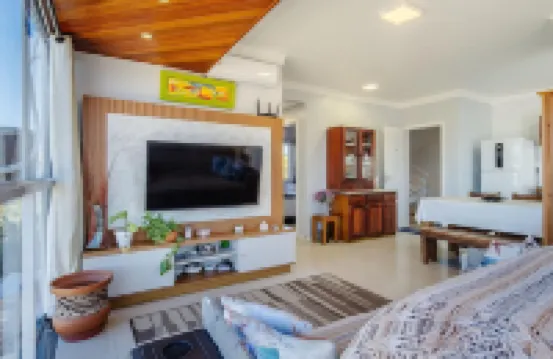 2 Bedroom Apartment 260m From the Beach Rib0201
