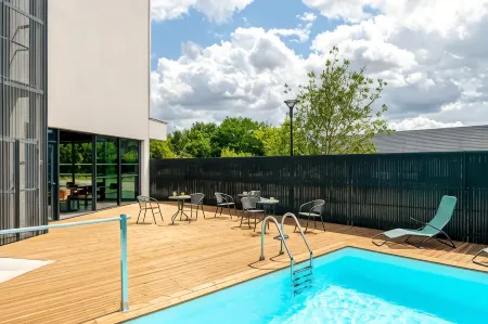 ibis Bordeaux Nord Carbon Blanc Отели в г. Сен-Венсан-де-Поль