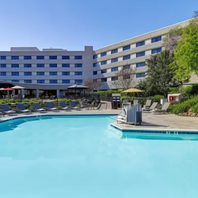 DoubleTree by Hilton Pleasanton at the Club Hotel a Pleasanton