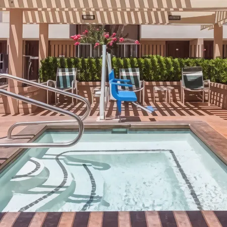 Ramada by Wyndham Fresno North