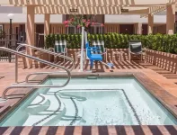 Ramada by Wyndham Fresno North - Hot Tub