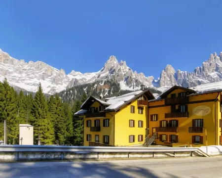 GH Hotel Fratazza Hotels in Siror