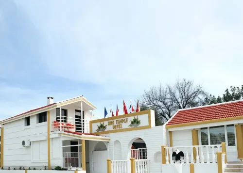 Side Temple Hotel - พร้อมอาหารเช้า