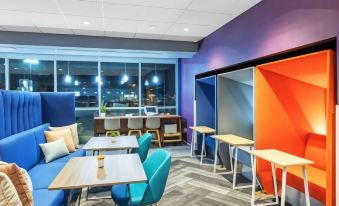 Tru by Hilton Laredo Airport