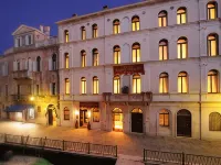 Hotel Ai Due Principi Отели рядом с достопримечательностью «Музей Коррер»