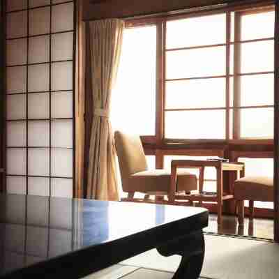 割烹旅館　八千代　 Rooms