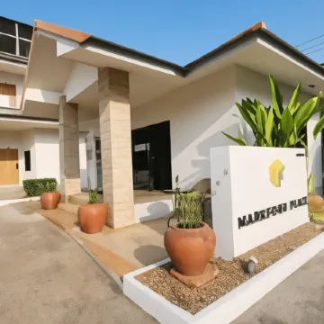 Mark Four Place Hotel