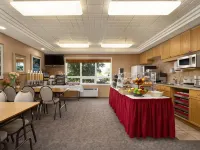 Travelodge by Wyndham Spruce Grove