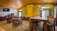 White Pines Inn & Suites