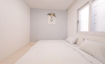 Yeosu the Today Dog (5 Minutes by Car from Yeosu Hot Place)