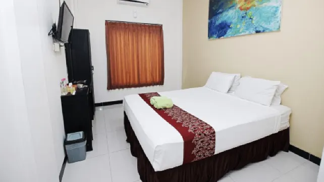 Tirta Kencana Hotel & Garden Resto