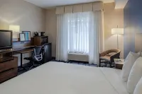 Fairfield Inn & Suites Dayton Troy Hotels in Troy