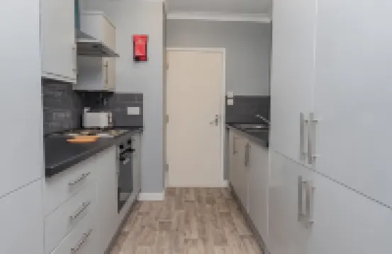 Shirley House 2 Self Catering Guest House 10 Min Walk to Southampton General Hospital