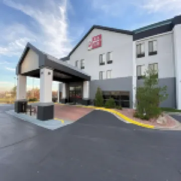 Best Western Plus Kansas City Airport-KCI East Hotel di 