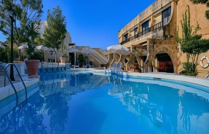 Cornucopia Hotel
