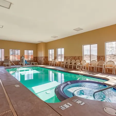 Comfort Inn & Suites Page at Lake Powell