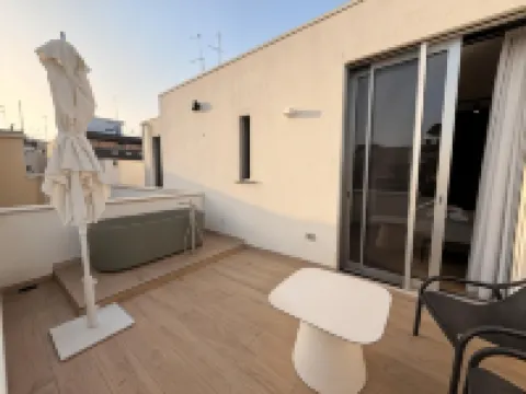 MARI Luxury Rooms and Suites