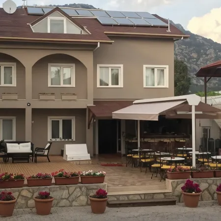 A&B Home Hotel