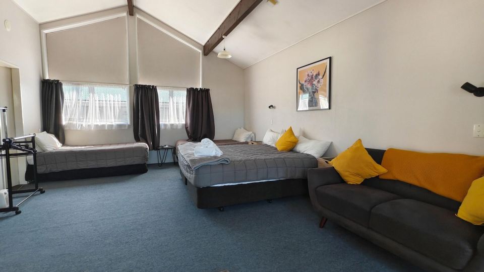 Chanel Court Motel