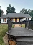 The Hidden Maple - 10 minutes to MSU - Pet & Kid Friendly - Secluded with Pond!