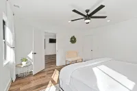 Modern Farmhouse Getaway - Country Houses