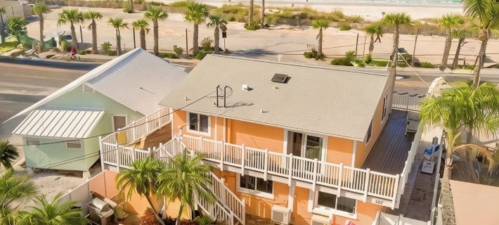 Gulf & Sunset Views!!!  1BR Apt. D is a Centrally Located, walk to all location Hotels in Bradenton Beach