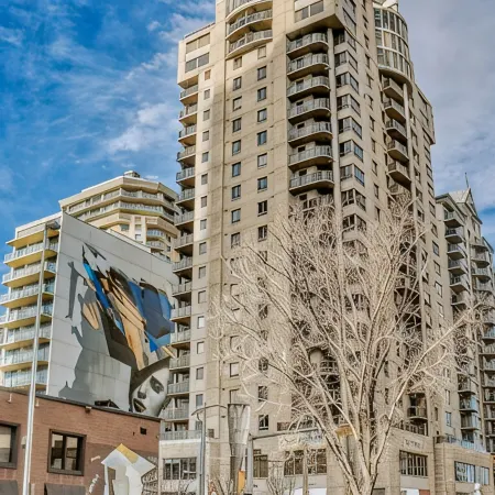 Downtown Sub Penthouse W City Views