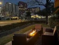 Downtown Tempe Modern Farmhouse:  Luxurious Home Steps Away from ASU & Mill Ave - 방갈로