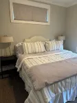 Beautiful Downtown Auburn Cottage In A Quaint Setting!