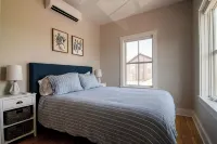 Coastal getaway with water views in every room - Wi-Fi