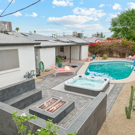 Serene Sonoran Retreat - Sleeps 9/Pool/Hot Tub