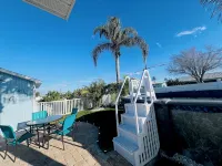 Charming Ocean Front 3-bedroom and 4 Bath  with WiFi and AC in Hernando Beach Hotels in Hernando Beach
