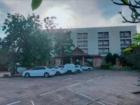 โรงแรมฝ้ายขิด - ที่มีที่จอดรถ