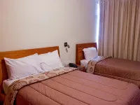 Hotel Los Leones - 3-Star