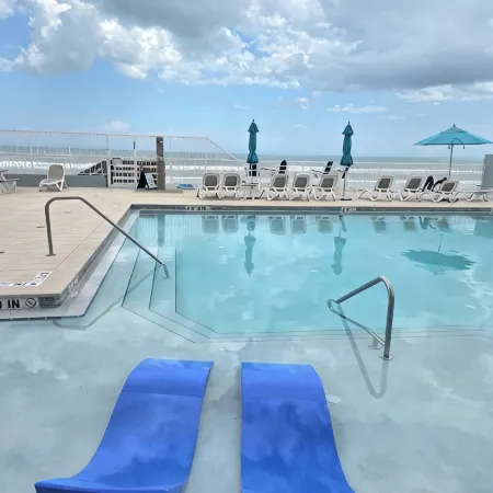 Ocean View Studio • Steps to Beach